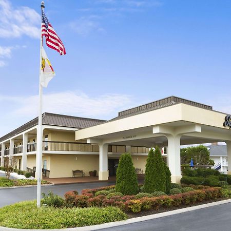Super 8 By Wyndham Calhoun Motel Exterior photo