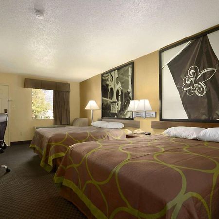 Super 8 By Wyndham Calhoun Motel Exterior photo