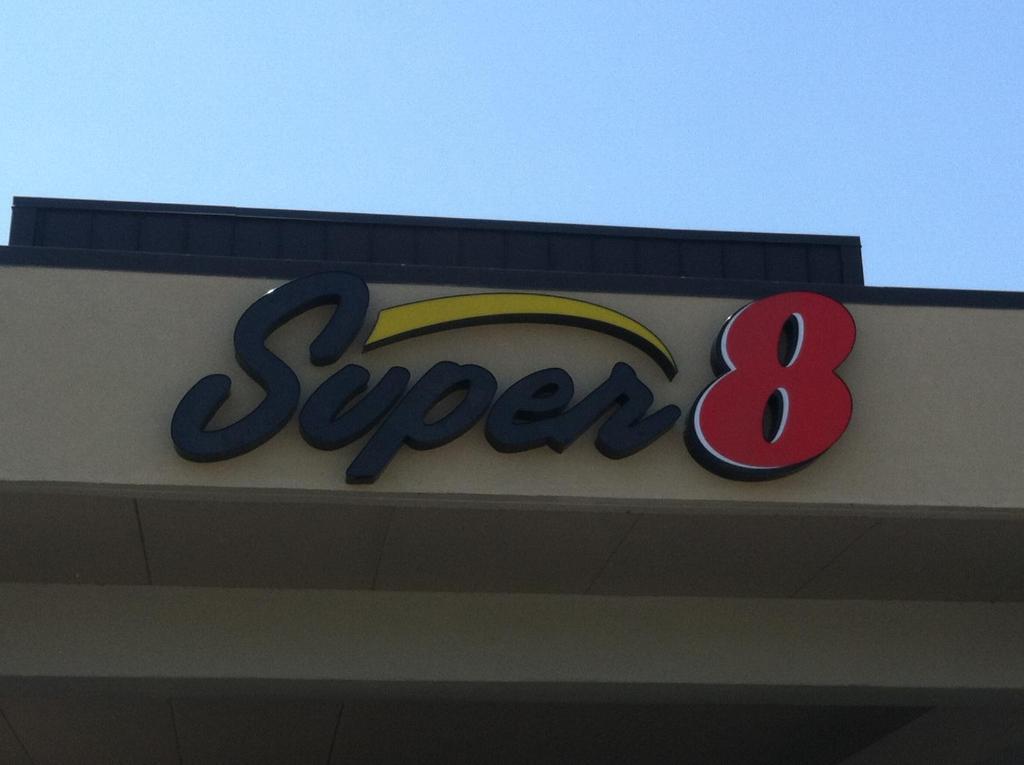 Super 8 By Wyndham Calhoun Motel Exterior photo